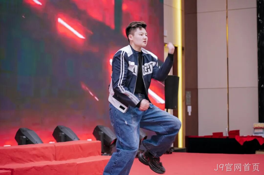 芯耀赛场，微力全开——J9官网首页2026新春宴会圆满举